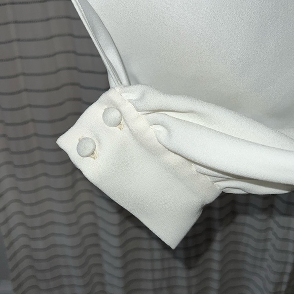 NWT Trina Turk Women’s Scoop Neck Rejoice Top Split Long Sleeves White Large - Picture 3 of 7